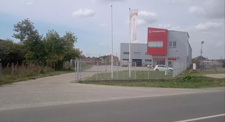 Poslovna zgrada | 4zida