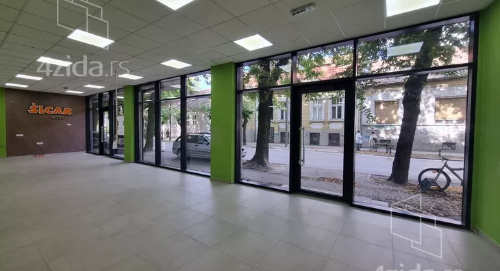 Poslovni prostor | 4zida