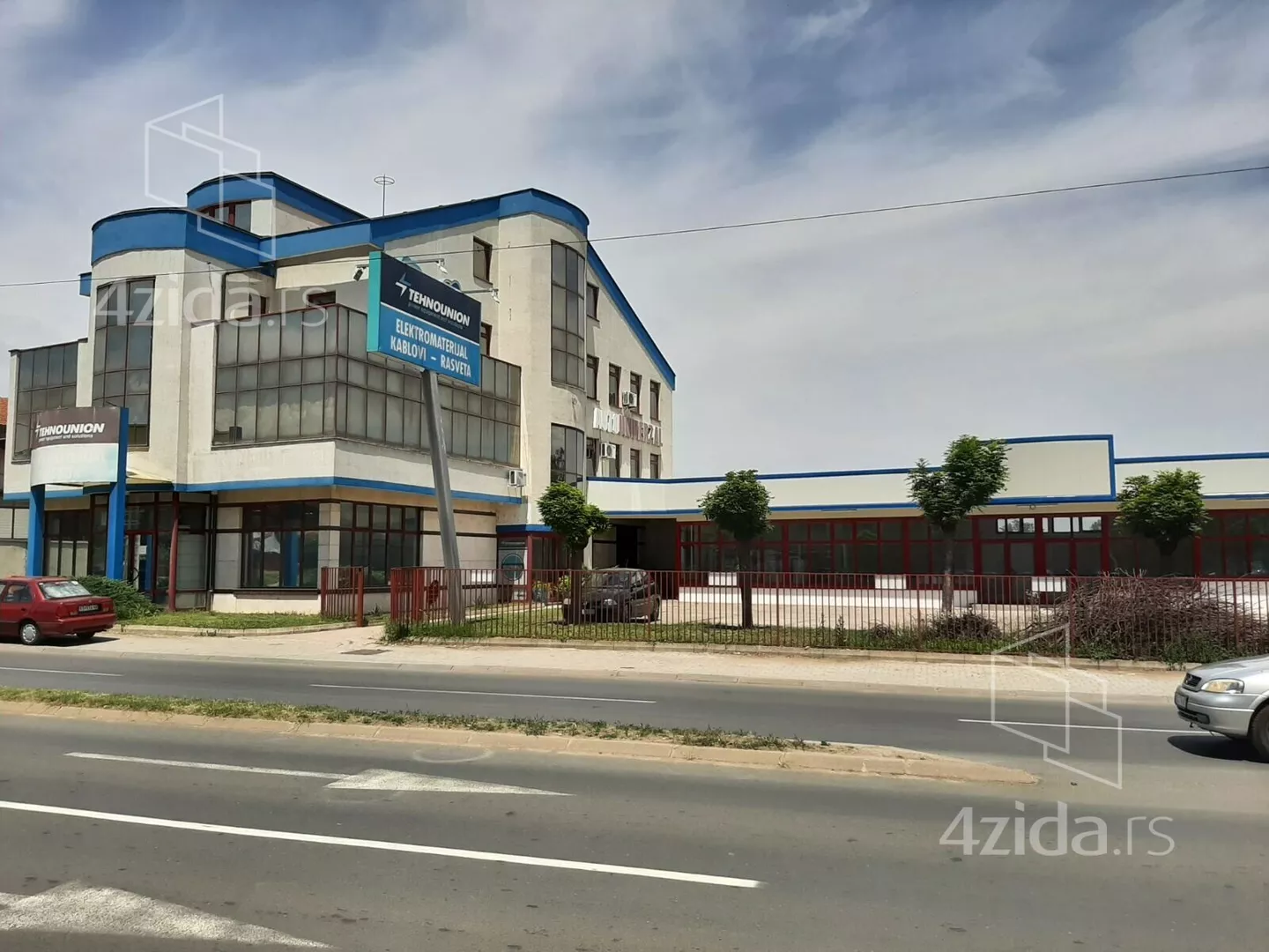 Poslovna zgrada | 4zida