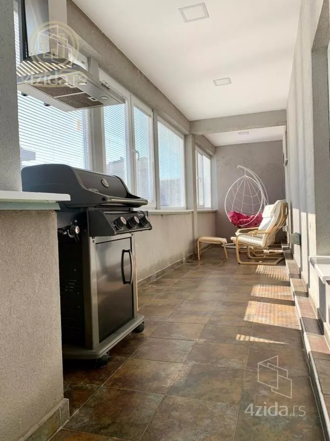 Petosoban stan | 4zida