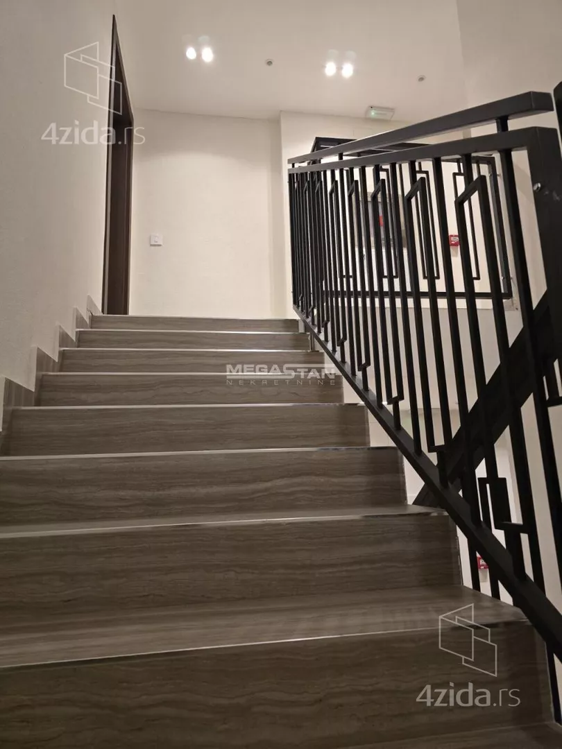 Četvoroiposoban stan | 4zida