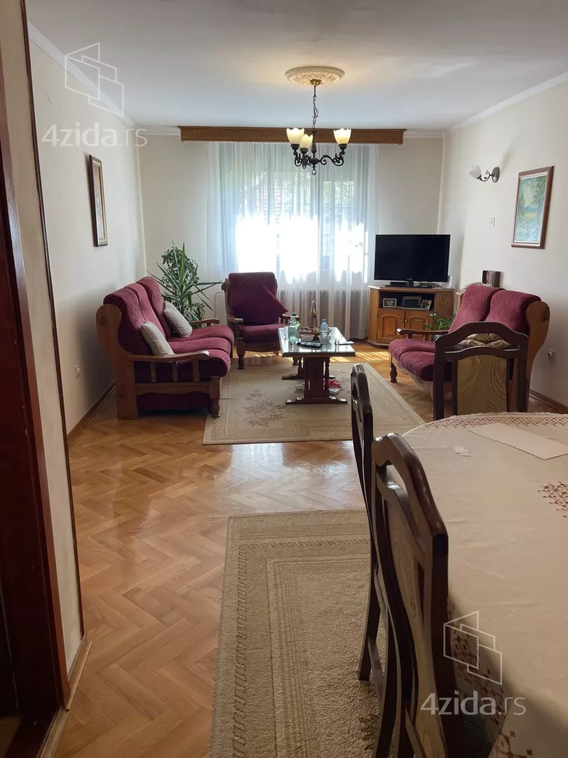3-etažna kuća | 4zida