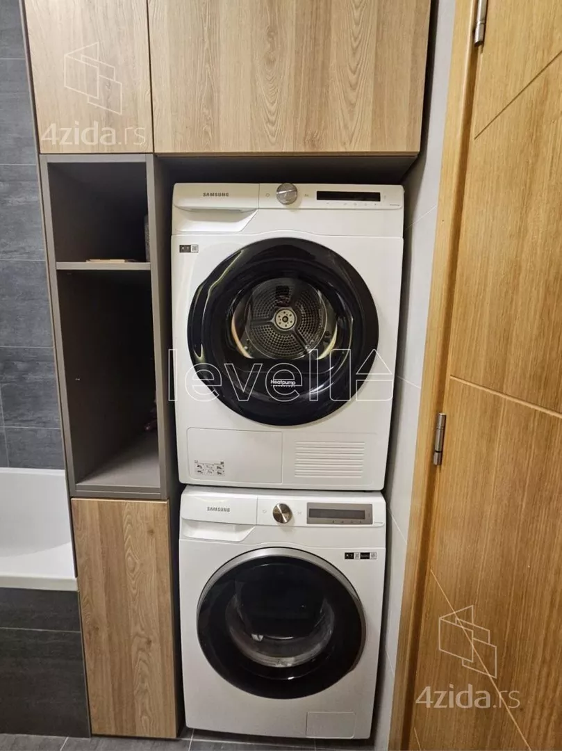 Četvoroiposoban stan | 4zida