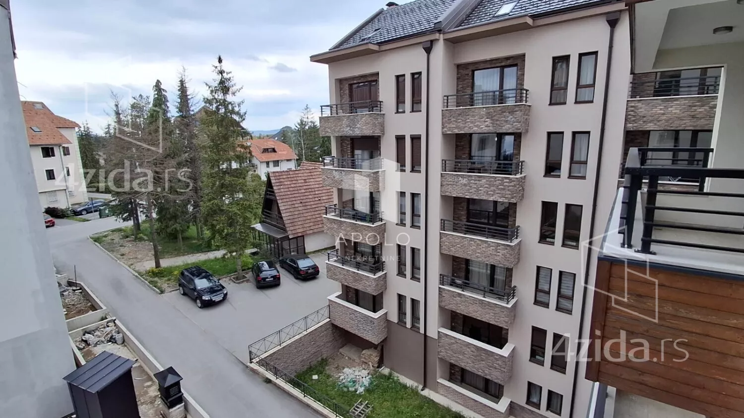 Jednoiposoban stan | 4zida