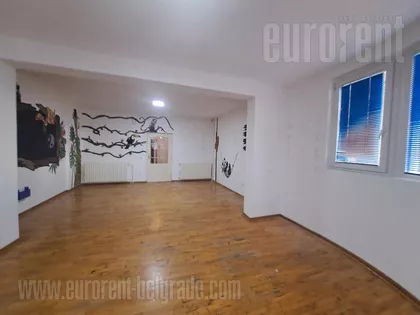 FILMSKI GRAD | 4zida.rs