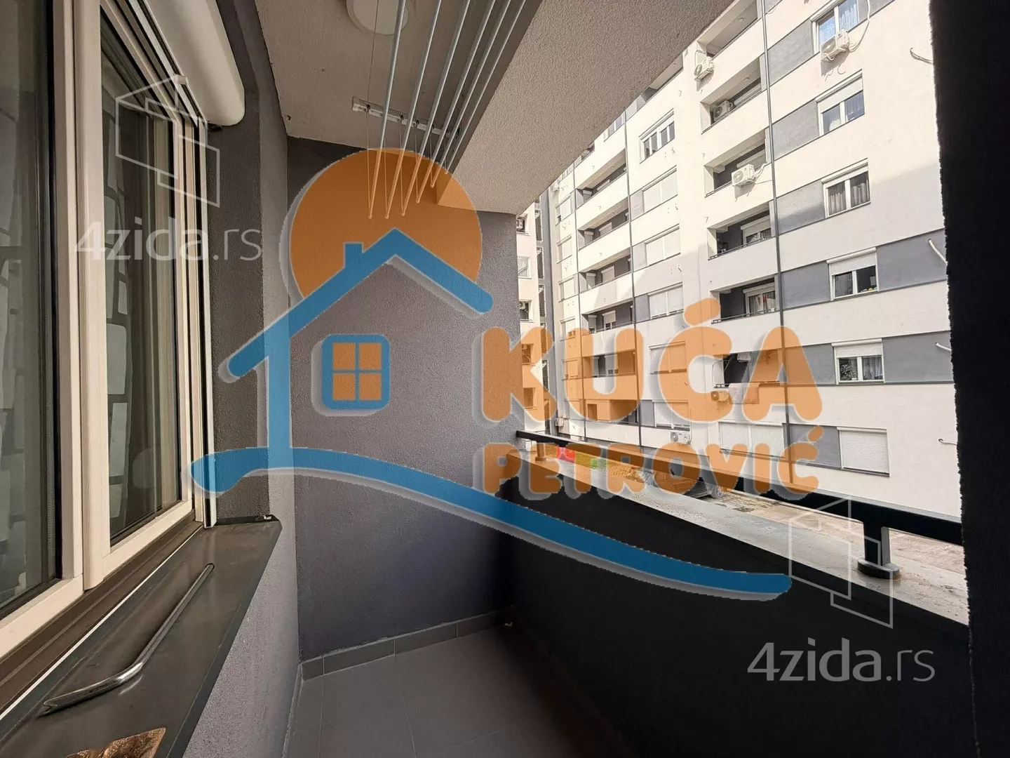 Jednoiposoban stan | 4zida