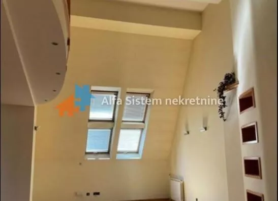 Šestosoban stan | 4zida