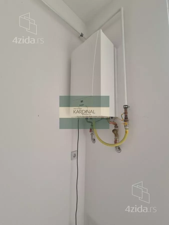 Lokal | 4zida