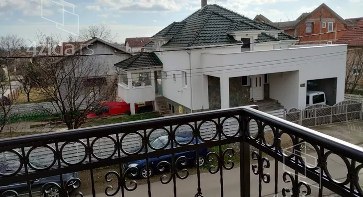 3-etažna kuća | 4zida