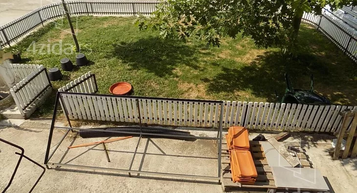 Poslovna zgrada | 4zida