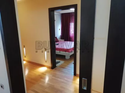 Milana Rakića | 4zida.rs