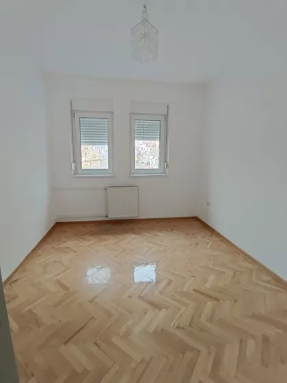 Stefana Prvovenčanog bb | 4zida.rs