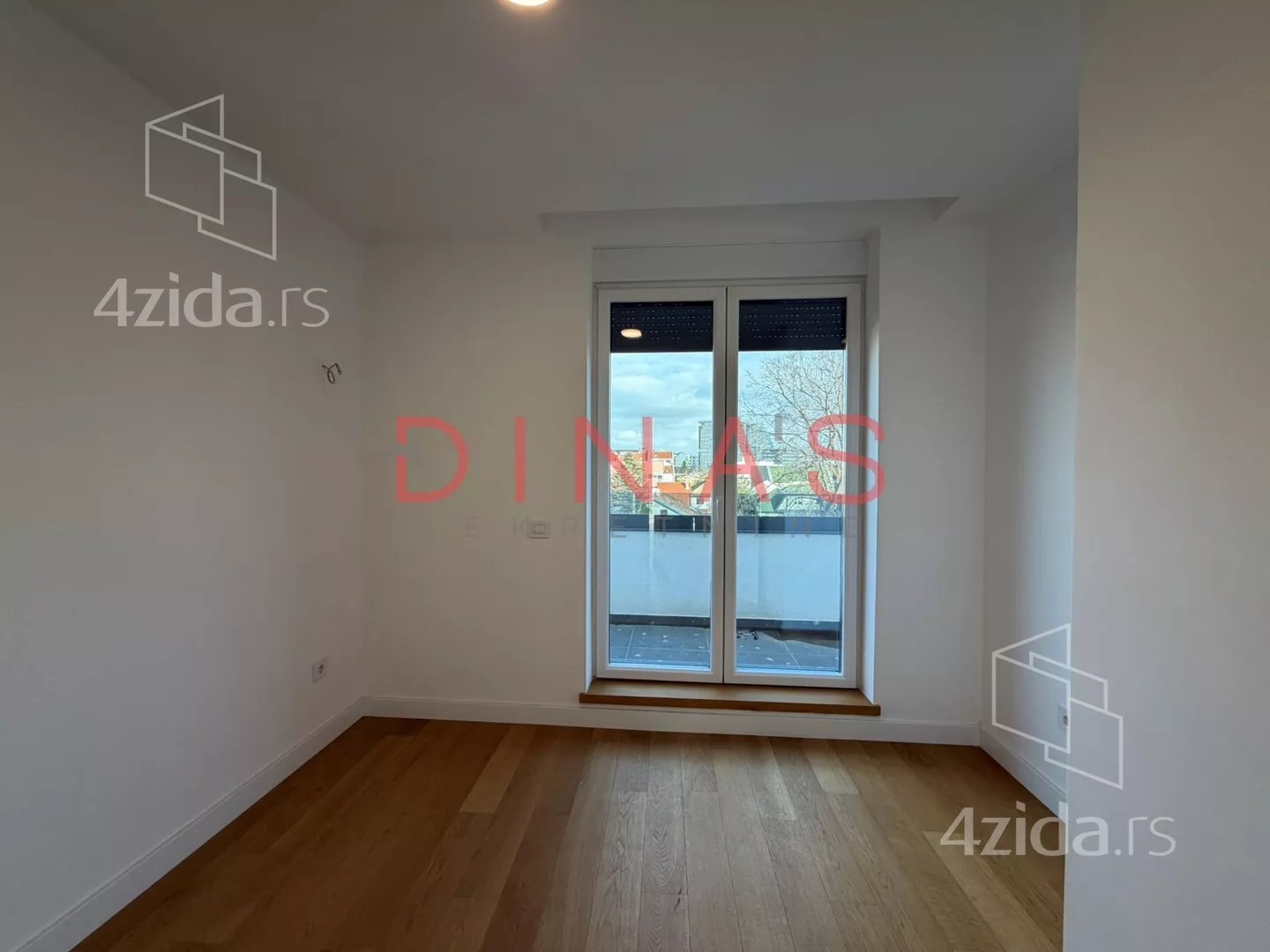 Petosoban stan | 4zida