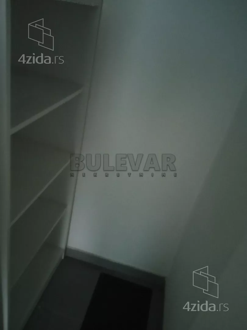 Lokal | 4zida