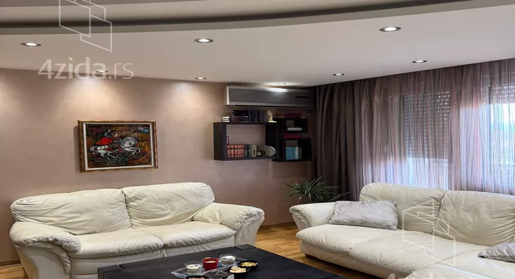 Četvoroiposoban stan | 4zida