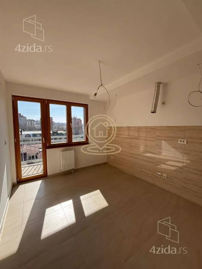 Petosoban stan | 4zida