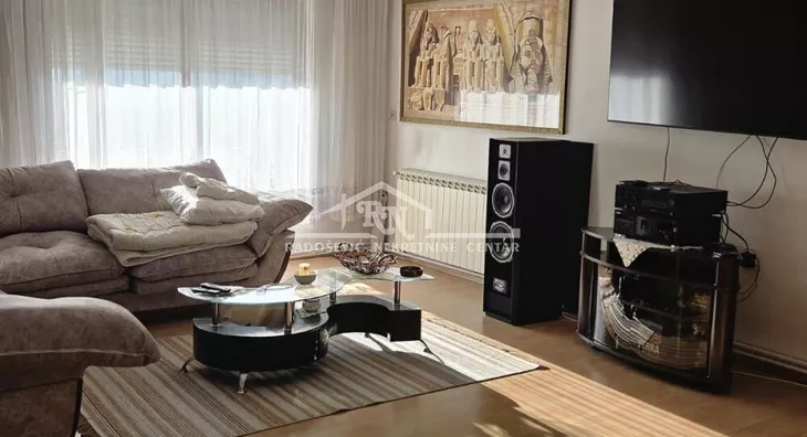 Petoiposoban stan | 4zida