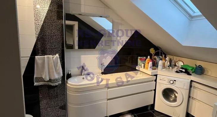 Sedmosoban stan | 4zida