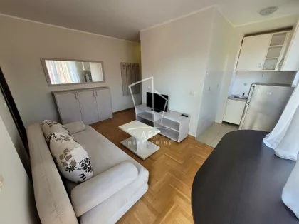 Anrija Žamea | 4zida.rs