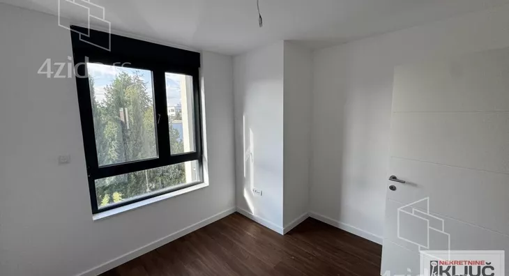 Četvoroiposoban stan | 4zida