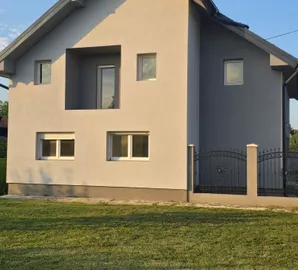 Hrtkovci, Okolne lokacije, Ruma, dvoetažna | 4zida.rs