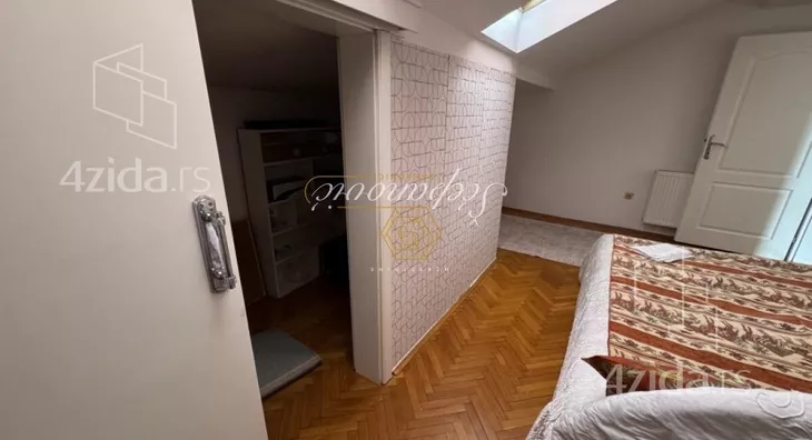 Četvoroiposoban stan | 4zida