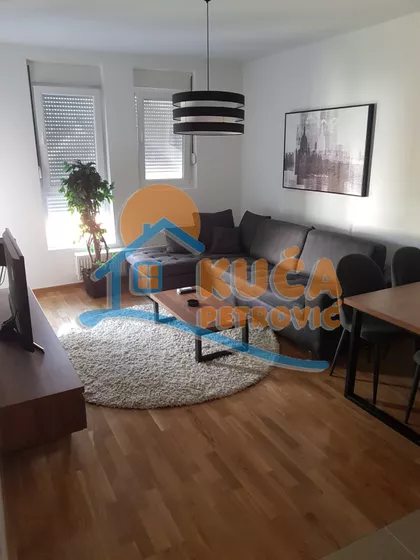 Sestre Baković | 4zida.rs