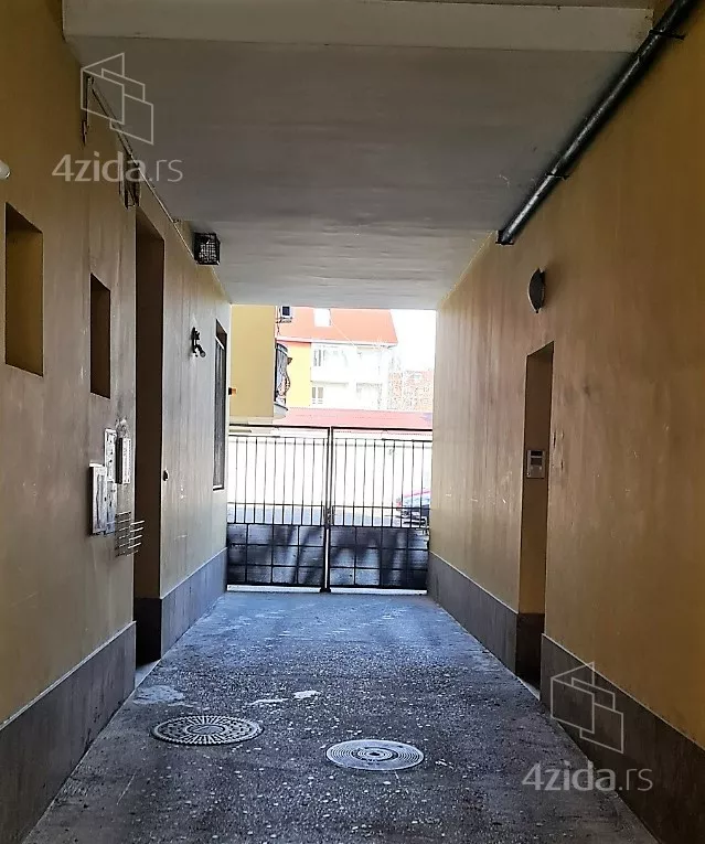 Garaža | 4zida