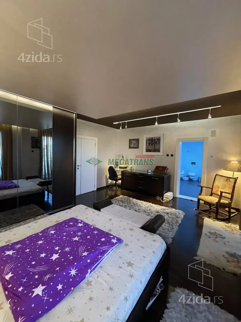 Šestosoban stan | 4zida