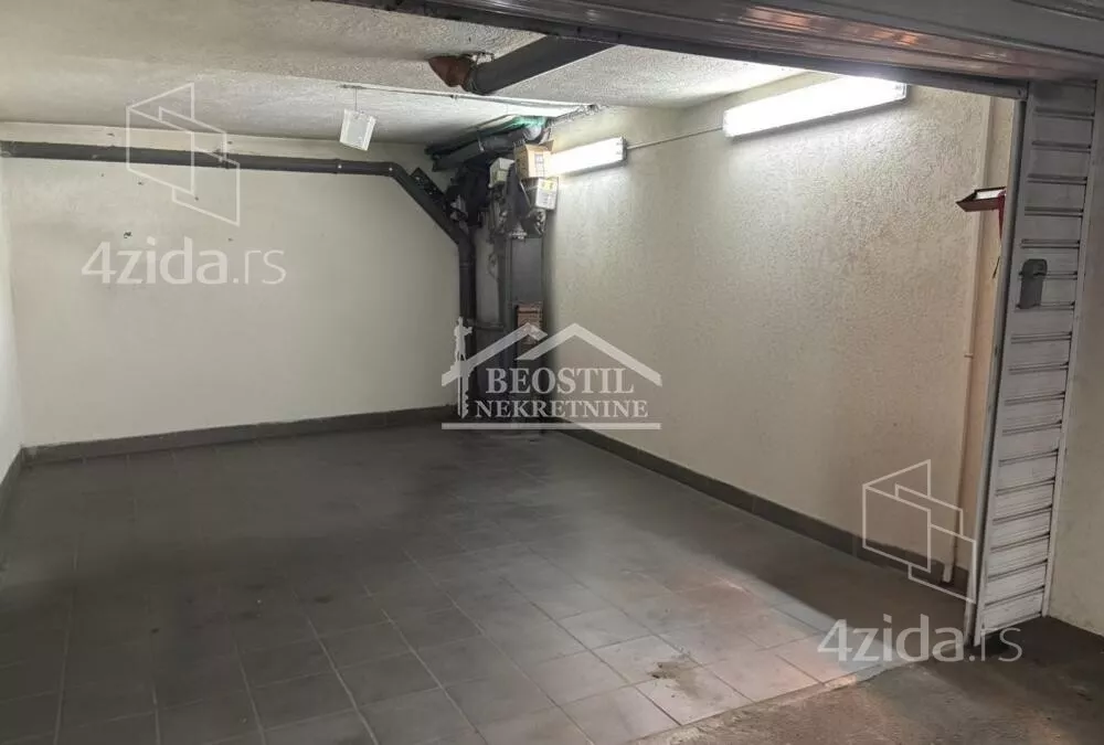 Garaža | 4zida
