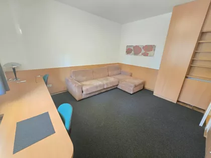 Gvozdićeva | 4zida.rs