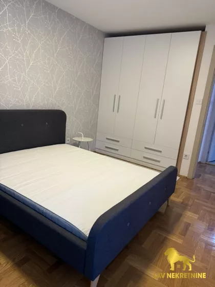 BRAĆE RIBNIKAR | 4zida.rs