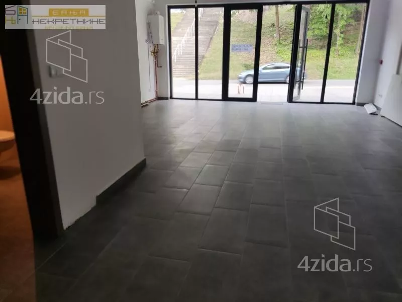 Lokal | 4zida