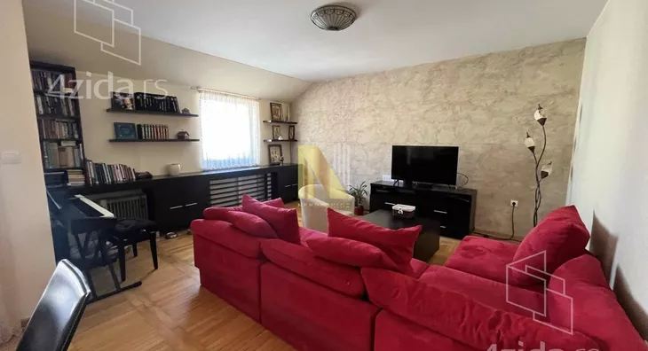 Petosoban stan | 4zida