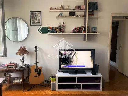 Pravni fakultet - Vračar | 4zida.rs