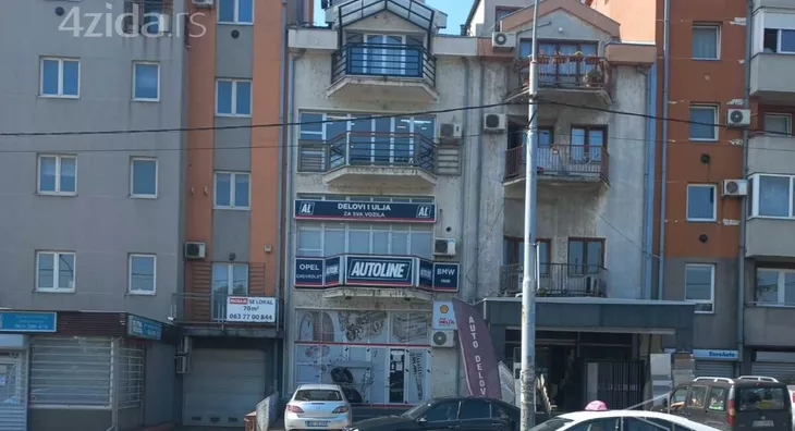 Poslovna zgrada | 4zida