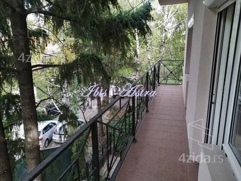 Četvoroiposoban stan | 4zida