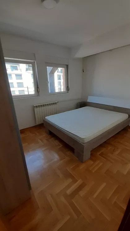 Crveni Krst Vračar | 4zida.rs