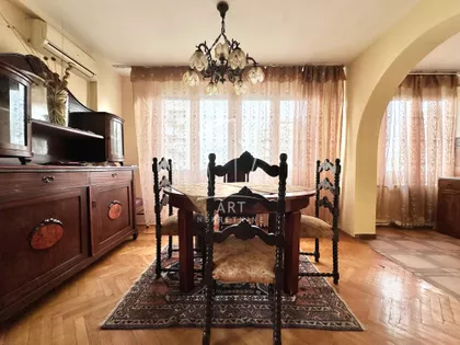 Hadži Ruvimova | 4zida.rs