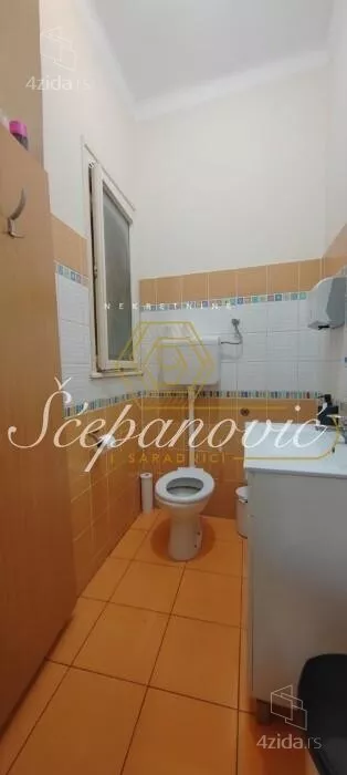 Sedmosoban stan | 4zida