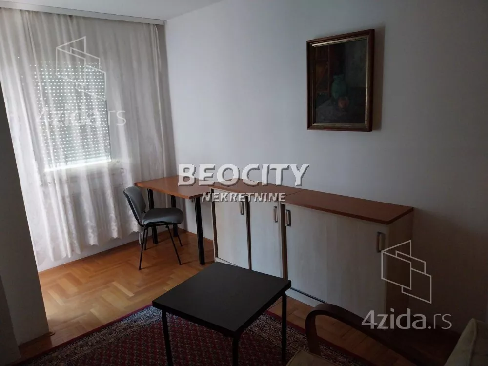 Četvoroiposoban stan | 4zida