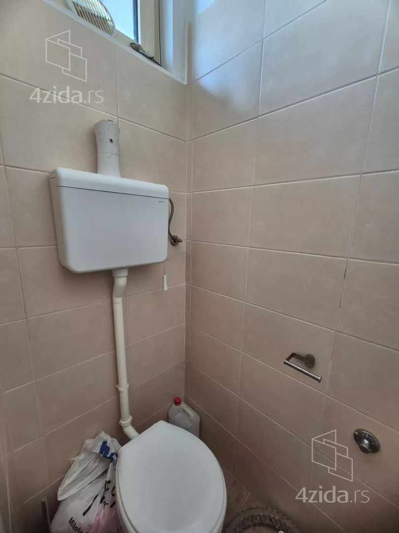 Lokal | 4zida