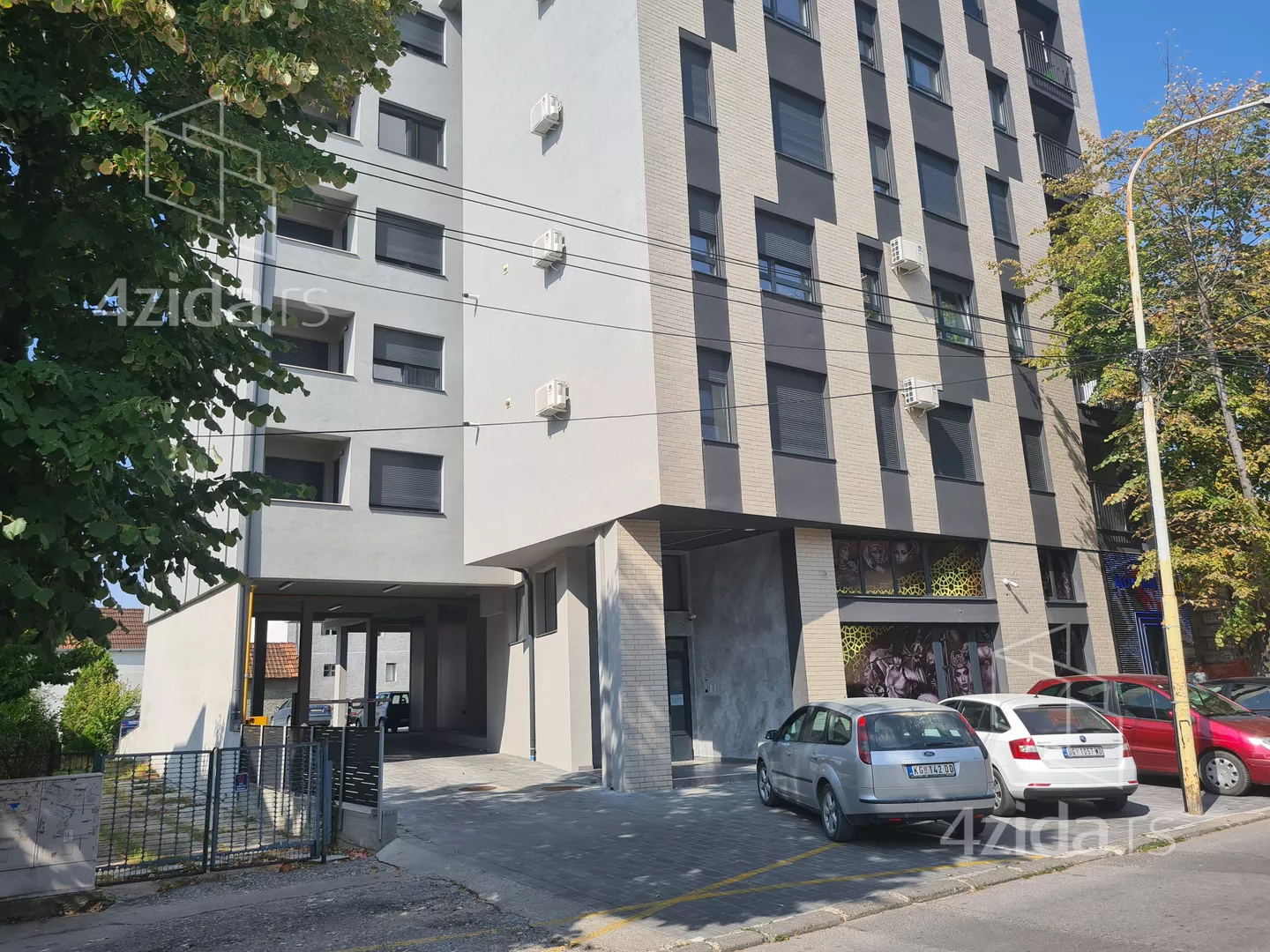 Troiposoban stan | 4zida