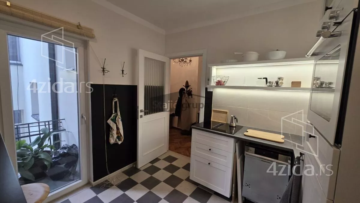 Petosoban stan | 4zida