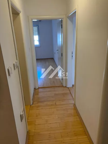Hadži Ruvimova | 4zida.rs