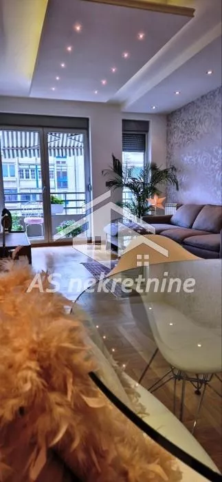 Crveni Krst Vračar | 4zida.rs