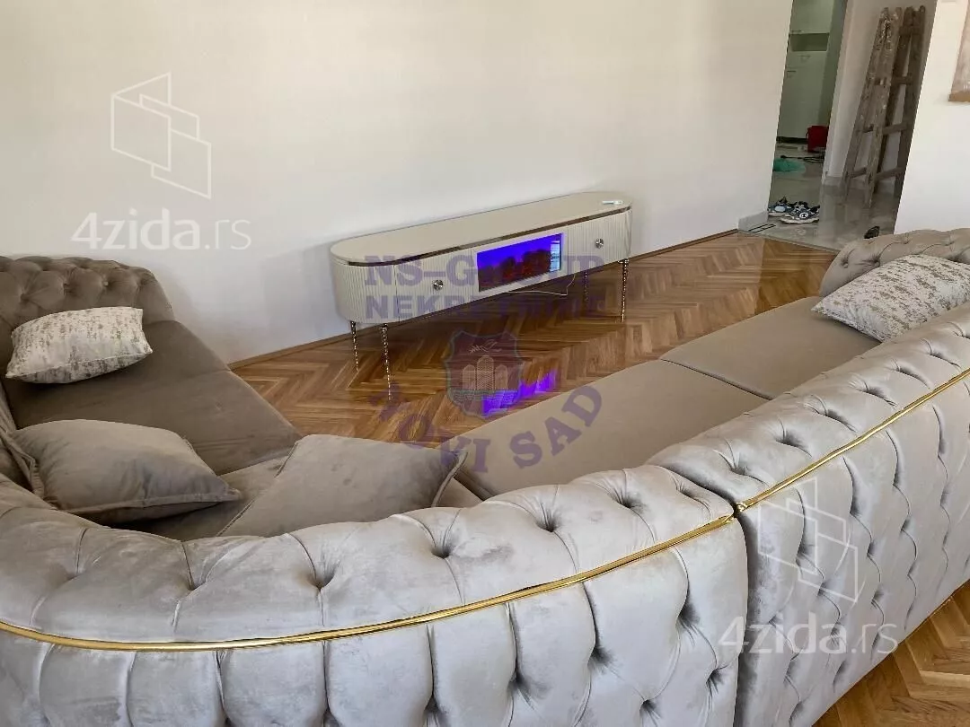 Četvoroiposoban stan | 4zida