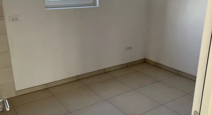 Poslovna zgrada | 4zida