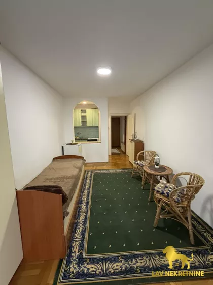 BULEVAR CARA LAZARA | 4zida.rs