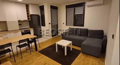 Crnogorska | 4zida.rs